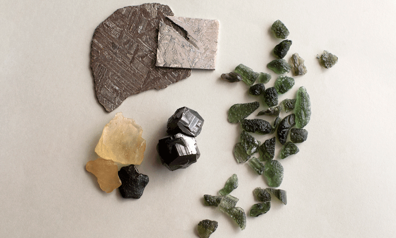Meteorites & Tektite Specimens