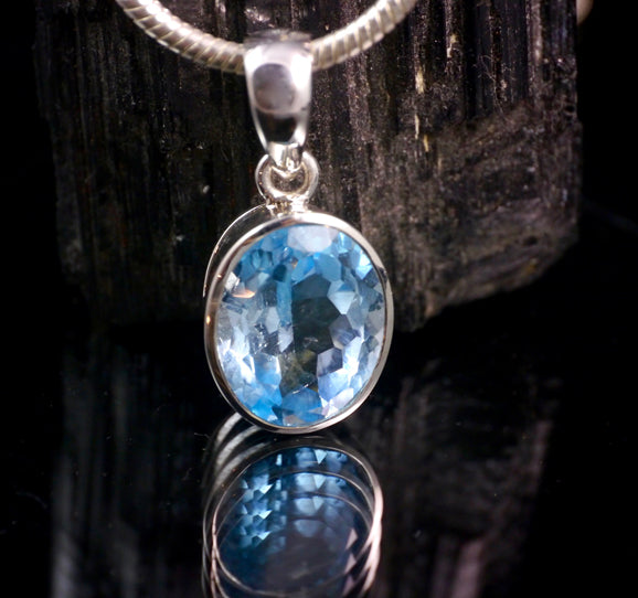 Blue Topaz Healing Properties & Meanings