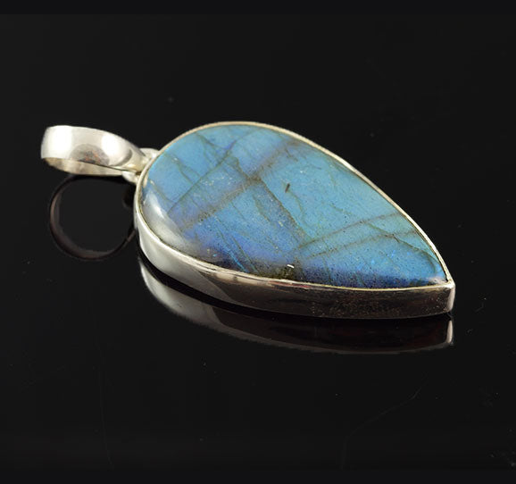 labradorite-pendant-brisbane