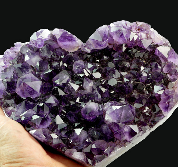 Amethyst-Large-Cluster-Heart-P1150368