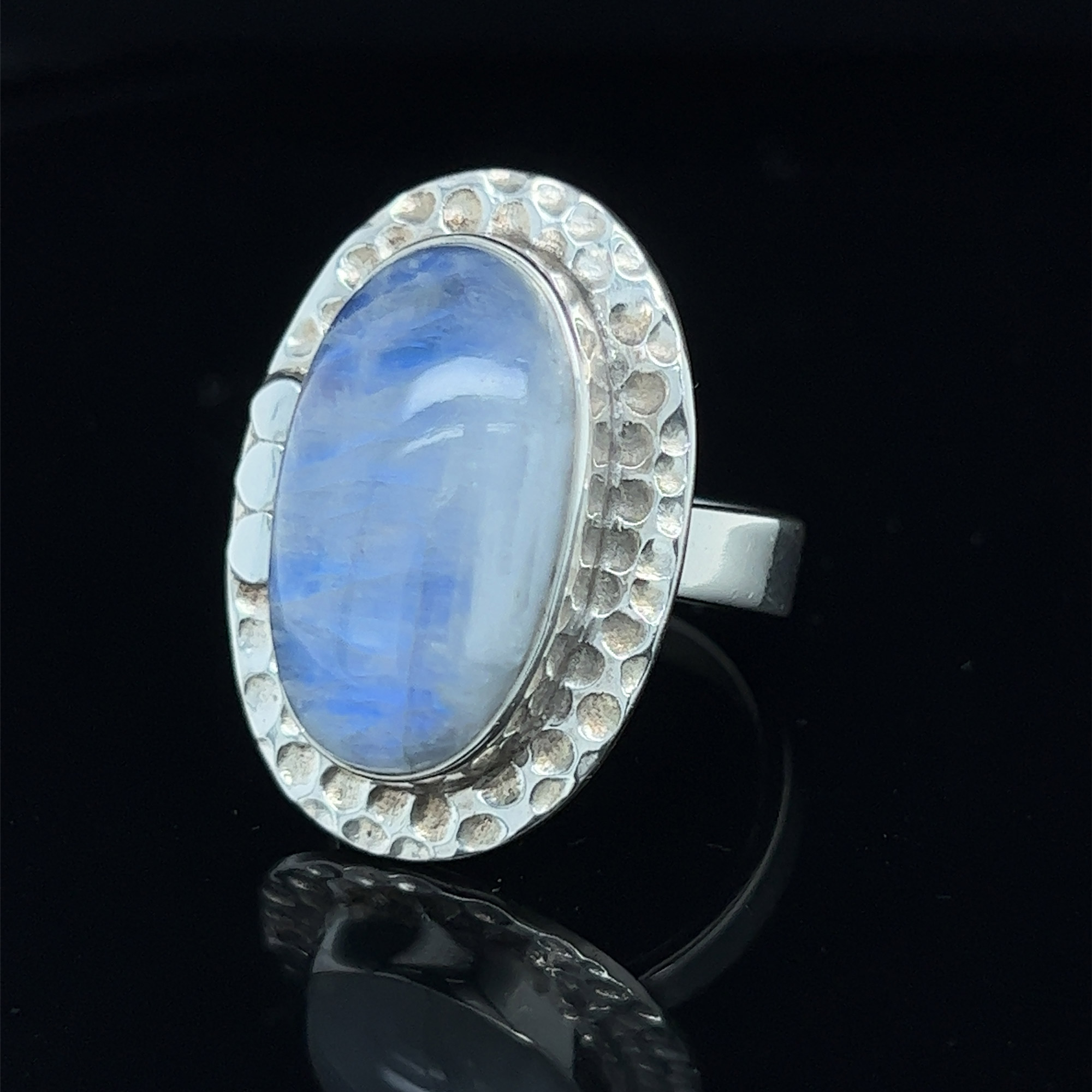 Moonstone-Ring–A804__2023-04-27-15-01-15